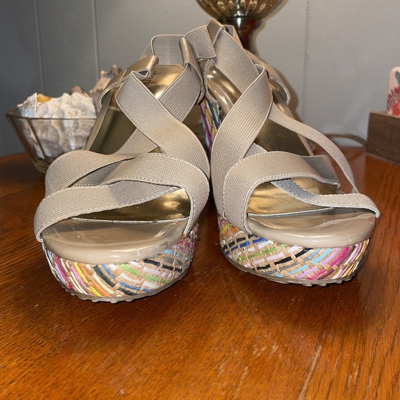 👡 Charles by Charles David “Legit” Wedge Sandals - Picture 5 of 8